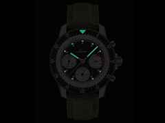 Sinn Spezialuhren 103 St Ty Hd Limited Edition Chronograph Handaufzug Edelstahl 41mm schwarzes Zifferblatt grünes Lederband – Herrenuhren Chronograph aus Edelstahl und Leder. Das Gehäuse ist rund und silber. Das Lederarmband ist grün. Das Zifferblatt ist arabisch Index und schwarz. – Ansicht 5