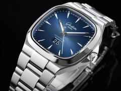 Glashütte Original Seventies Panoramadatum Automatik Edelstahl 40mm blaues Zifferblatt Metallband – Herrenuhren Uhr mit Datum aus Edelstahl. Das Gehäuse ist quadratisch und silber. Das Edelstahlarmband ist silber. Das Zifferblatt ist ein Index in blau. – Ansicht 3