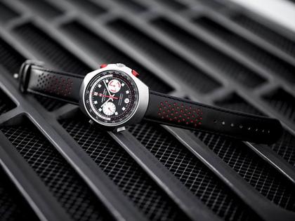 Hamilton Chrono-Matic 50 Limited Edition schwarzes Lederband – Herrenuhren Chronograph aus Edelstahl und Leder. Das Gehäuse ist rund und silber. Das Lederarmband ist schwarz. Das Zifferblatt ist ein Index in schwarz. – Ansicht 5
