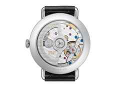 Nomos Glashütte Metro neomatik 35 Automatik Edelstahl 35mm weißes Zifferblatt schwarzes Lederband – Damenuhren Uhr ohne Datum aus Edelstahl. Das Gehäuse ist rund und silber. Das Lederarmband ist schwarz. Das Zifferblatt ist arabisch Index und silber. – Ansicht 3