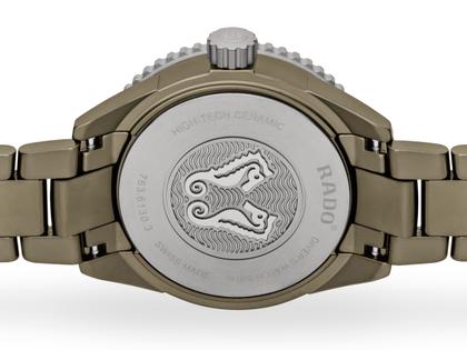 Rado Captain Cook  Diver Keramik olivgrün Keramikband – Herrenuhren Uhr mit Datum aus Keramik. Das Gehäuse ist rund und grün. Das Keramikarmband ist grün. Das Zifferblatt ist ein Index in grün. – Ansicht 3
