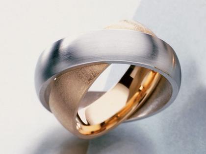 Jörg Kaiser Ring im Ring: Herrenring - beweglich – Ringe Trauring aus 750 Rotgold, 950 Platin und und .