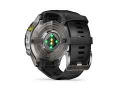 Garmin MARQ Athlete Gen 3 Titan 47mm digitales Display schwarzes Kautschukband – Herrenuhren Uhr Multifunktion aus Kautschuk, Keramik und Titan. Das Gehäuse ist rund und grau. Das Kautschuk / Kunststoff / Silikon Armband ist schwarz. Der Zifferblatt ist digital. – Ansicht 4