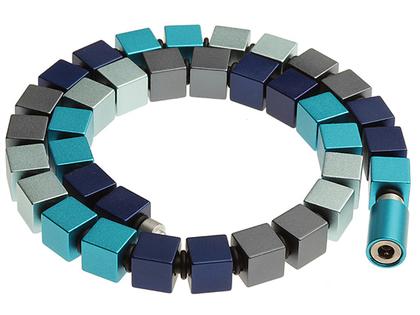 Apero Würfelkette 10mm Farbverlauf 17 – Halsschmuck Collier aus Aluminium.