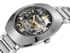 Rado DiaStar Original Skeleton Automatik Edelstahl 38mm skelettiertes Zifferblatt Metallband – Herrenuhren Uhr ohne Datum aus Edelstahl und Keramik. Das Gehäuse ist oval und silber. Das Edelstahlarmband ist silber. Das Zifferblatt ist ein Index in grau. – Ansicht 2
