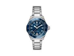 TAG Heuer Aquaracer Professional 300 Date Automatik Edelstahl blaues Zifferblatt mit Brillanten Metallband – Damenuhren Uhr mit Datum aus Edelstahl. Das Gehäuse ist rund und silber. Das Edelstahlarmband ist silber. Das Zifferblatt ist ein Index in blau.