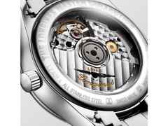 Longines Master Collection Automatik Edelstahl 34mm blaues Zifferblatt mit Diamanten Metallband – Damenuhren Uhr mit Datum aus Edelstahl. Das Gehäuse ist rund und silber. Das Edelstahlarmband ist silber. Das Zifferblatt ist ein Index in blau. – Ansicht 3