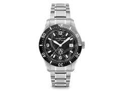 Montblanc 1858 Iced Sea Automatic Date Edelstahl 42mm schwarzes Zifferblatt Metallband – Herrenuhren Uhr mit Datum aus Edelstahl und Keramik. Das Gehäuse ist rund und silber. Das Edelstahlarmband ist silber. Das Zifferblatt ist arabisch Index und schwarz.