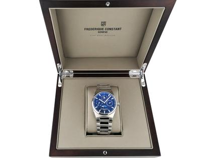 Frederique Constant Highlife Perpetual Calendar Manufacture Automatik Edelstahl 41mm blaues Zifferblatt Metallband FC-775N4NH6B Full Set mit Garantie Occasion – Herrenuhren Uhr mit Kalender aus Edelstahl. Das Gehäuse ist rund und silber. Das Edelstahlarmband ist silber. Das Zifferblatt ist ein Index in blau. – Ansicht 2