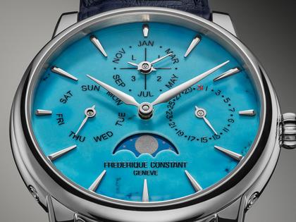 Frederique Constant Manufacture Classic Perpetual Calendar Automatik Edelstahl 40mm türkises Zifferblatt blaues Lederband limitiert – Herrenuhren Uhr mit Kalender aus Edelstahl und Leder. Das Gehäuse ist rund und silber. Das Lederarmband Kroko / Alligator ist blau. Das Zifferblatt ist ein Index in türkis. – Ansicht 4