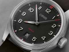 Oris ProPilot Date Automatik Edelstahl 41mm schwarzes Zifferblatt schwarzes Lederband – Herrenuhren Uhr mit Datum aus Edelstahl und Leder. Das Gehäuse ist rund und silber. Das Lederarmband ist schwarz. Das Zifferblatt ist arabisch und schwarz. – Ansicht 4