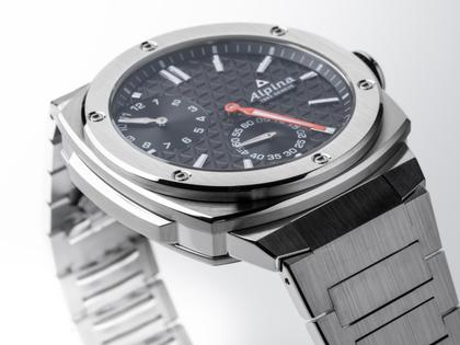 Alpina Alpiner x Fratello Extreme Regulator Automatik Edelstahl 41mm schwarzes Zifferblatt Metallband – Herrenuhren Uhr ohne Datum aus Edelstahl. Das Gehäuse ist rund und silber. Das Edelstahlarmband ist silber. Das Zifferblatt ist ein Index in schwarz. – Ansicht 3