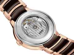 Rado Centrix Automatik Edelstahl Roségold-PVD 39,5mm braunes Zifferblatt Metallband – Herrenuhren Uhr mit Datum aus Edelstahl, Keramik und PVD beschichtet. Das Gehäuse ist rund und roségold. Das Keramikarmband ist braun. Das Zifferblatt ist ein Index in braun. – Ansicht 4