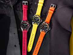 Hamilton Khaki Navy Scuba Auto Edelstahl 40mm schwarzes Zifferblatt orangenes Kautschukband – Herrenuhren Uhr mit Datum aus Edelstahl und Kautschuk. Das Gehäuse ist rund und silber. Das Kautschuk / Kunststoff / Silikon Armband ist orange. Das Zifferblatt ist arabisch Index und schwarz. – Ansicht 6