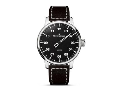 MeisterSinger Archao Automatik Edelstahl 43mm schwarzes Zifferblatt schwarzes Lederband – Herrenuhren Uhr ohne Datum aus Edelstahl. Das Gehäuse ist rund und silber. Das Lederarmband ist schwarz. Das Zifferblatt ist arabisch Index und schwarz.