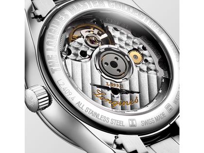 Longines Master Collection Automatik Edelstahl 34mm blaues Zifferblatt mit Diamanten Metallband – Damenuhren Uhr mit Datum aus Edelstahl. Das Gehäuse ist rund und silber. Das Edelstahlarmband ist silber. Das Zifferblatt ist ein Index in blau. – Ansicht 3