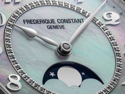 Frederique Constant Classics Elegance Luna Automatik Edelstahl 36mm weißes Zifferblatt blaues Lederband – Damenuhren Uhr ohne Datum aus Edelstahl und Leder. Das Gehäuse ist rund und silber. Das Lederarmband ist blau. Das Zifferblatt ist arabisch und weiß. – Ansicht 6