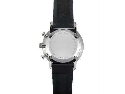 Junghans FORM C Chronograph Quarz Edelstahl 40mm silbernes Zifferblatt schwarzes Lederband – Herrenuhren Chronograph aus Edelstahl. Das Gehäuse ist rund und silber. Das Lederarmband ist schwarz. Das Zifferblatt ist ein Index in silber. – Ansicht 2