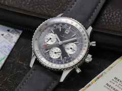 Sinn Spezialuhren 903 St II A Navigationschronograph Automatik Edelstahl 41mm graues Zifferblatt graues Textilband – Herrenuhren Chronograph aus Edelstahl. Das Gehäuse ist rund und silber. Das Textilarmband ist grau. Das Zifferblatt ist arabisch Index und grau. – Ansicht 6