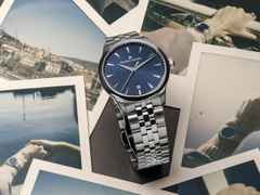Maurice Lacroix 1975 Quarz Edelstahl 39mm blaues Zifferblatt Metallband – Herrenuhren Uhr mit Datum aus Edelstahl. Das Gehäuse ist rund und silber. Das Edelstahlarmband ist silber. Das Zifferblatt ist ein Index in blau. – Ansicht 3
