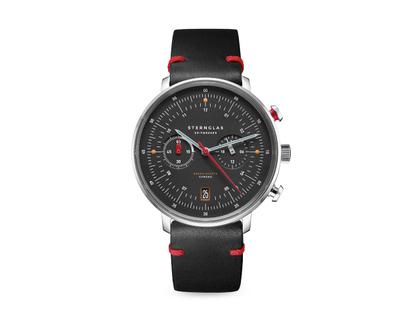 Sternglas Hamburg Chrono Edition Neuwerk Quarz Edelstahl 42mm graues Zifferblatt schwarzes Lederband – Herrenuhren Chronograph aus Edelstahl. Das Gehäuse ist rund und silber. Das Lederarmband ist schwarz. Das Zifferblatt ist arabisch Index und anthrazit.