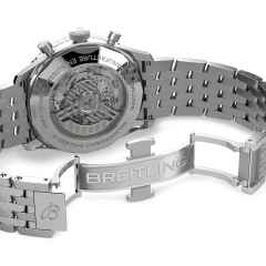 Breitling Navitimer B01 Chronograph 46 Edelstahl blaues Zifferblatt Metallband – Herrenuhren Chronograph aus Edelstahl. Das Gehäuse ist rund und silber. Das Edelstahlarmband ist silber. Das Zifferblatt ist ein Index in blau. – Ansicht 3