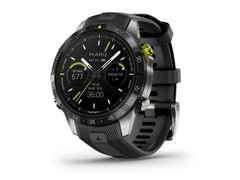 Garmin MARQ Athlete Gen 2 digital Titan 46mm schwarzes Kautschukband – Herrenuhren Uhr Multifunktion aus DLC beschichtet und Titan. Das Gehäuse ist rund und grau. Das Kautschuk / Kunststoff / Silikon Armband ist schwarz. Der Zifferblatt ist digital. – Ansicht 2