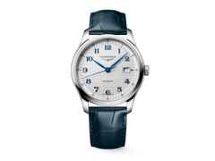 Longines Master Collection Automatik Edelstahl 41mm silbernes Zifferblatt blaues Lederband – Herrenuhren Uhr mit Datum aus Edelstahl und Leder. Das Gehäuse ist rund und silber. Das Lederarmband Kroko / Alligator ist blau. Das Zifferblatt ist arabisch und silber.