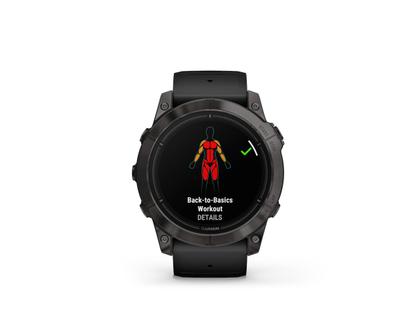 Garmin epix Pro Sapphire Titan carbongrau beschichtet 51 mm Kautschukband schwarz – Herrenuhren Uhr Multifunktion aus DLC beschichtet, Kautschuk und Titan. Das Gehäuse ist rund und schwarz. Das Kautschuk / Kunststoff / Silikon Armband ist schwarz. Das Zifferblatt ist digital und schwarz. – Ansicht 2