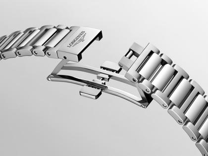 Longines Conquest Chronograph Automatik Edelstahl 42mm weiß-grünes Zifferblatt Metallband – Herrenuhren Chronograph aus Edelstahl und Keramik. Das Gehäuse ist rund und silber. Das Edelstahlarmband ist silber. Das Zifferblatt ist ein Index in silber. – Ansicht 7