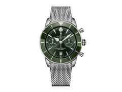 Breitling Superocean Heritage B01 Chronograph Automatik Edelstahl 42mm grünes Zifferblatt Metallband – Herrenuhren Chronograph aus Edelstahl und Keramik. Das Gehäuse ist rund und silber. Das Edelstahlarmband ist silber. Das Zifferblatt ist ein Index in grün.