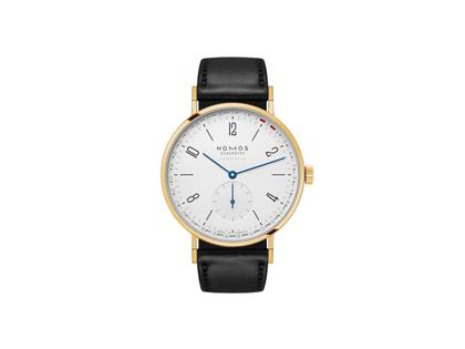 Nomos Glashütte Tangente Gold neomatik 38 Update Automatik Edelstahl 38mm weißes Zifferblatt schwarzes Lederband – Herrenuhren Uhr mit Datum aus 750 Gelbgold und Leder. Das Gehäuse ist rund und gelbgold. Das Lederarmband ist schwarz. Das Zifferblatt ist arabisch Index und weiß.