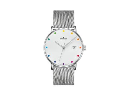 Junghans FORM A Datum 100 Jahre Bauhaus Automatik Edelstahl 39mm weißes Zifferblatt Metallband – Herrenuhren Uhr mit Datum aus Edelstahl. Das Gehäuse ist rund und silber. Das Edelstahlarmband ist silber. Das Zifferblatt ist arabisch Index und braun.