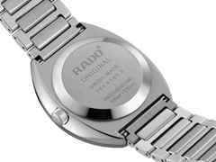 Rado DiaStar Original Automatik Ceramos 38 mm blau Edelstahlband – Herrenuhren Uhr mit Datum aus Edelstahl und Keramik. Das Gehäuse ist oval und silber. Das Edelstahlarmband ist silber. Das Zifferblatt ist ein Index in blau. – Ansicht 5