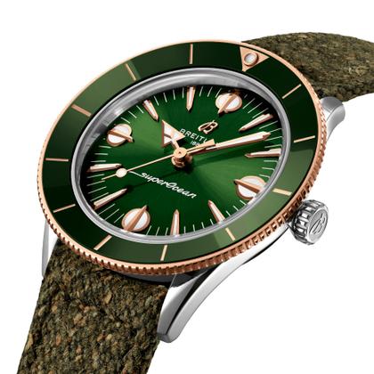 Breitling Superocean Heritage 57 Highlands Automatik Edelstahl 38mm grünes Zifferblatt Metallband – Herrenuhren Uhr ohne Datum aus 750 Rotgold, Edelstahl und Keramik. Das Gehäuse ist rund und silber-roségold. Das Edelstahlarmband ist silber. Das Zifferblatt ist ein Index in grün. – Ansicht 2