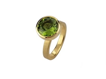 Georg Spreng Blub Ring Gelbgold mit grünem Peridot 3,60ct – Ringe Ring mit Besatz aus 750 Gelbgold.