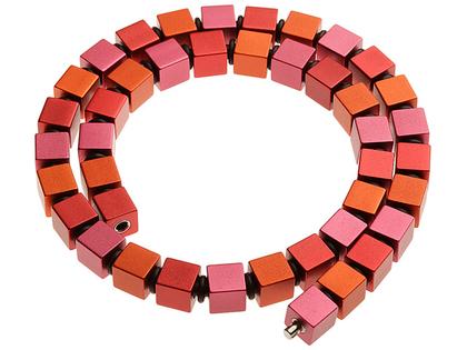 Apero Würfelkette 8mm Farbverlauf rot, mango, himbeer – Halsschmuck Collier aus Aluminium, Edelstahl und und .