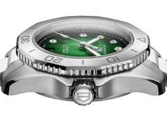 TAG Heuer Aquaracer Professional 200 Date Automatik Edelstahl 30mm grünes Zifferblatt Metallband – Damenuhren Uhr mit Datum aus Edelstahl. Das Gehäuse ist rund und silber. Das Edelstahlarmband ist silber. Das Zifferblatt ist ein Index in grün. – Ansicht 3