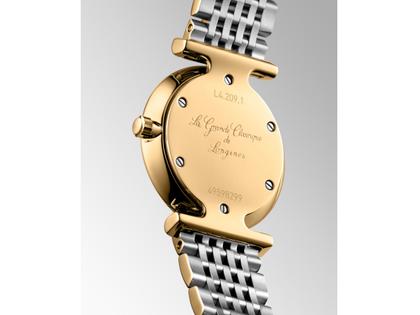Longines La Grande Classique Quarz Edelstahl Gelbgold-PVD 24mm weißes Perlmutt-Zifferblatt mit Diamanten Metallband – Damenuhren Uhr ohne Datum aus Edelstahl und PVD beschichtet. Das Armband ist ein Edelstahlarmband. Der Zifferblatt ist ein Index. – Ansicht 4