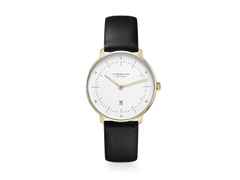 Sternglas Naos XS Quarz Edelstahl Gelbgold-PVD 33mm weißes Zifferblatt schwarzes Lederband – Damenuhren Uhr mit Datum aus Edelstahl und PVD beschichtet. Das Gehäuse ist rund und gelbgold. Das Lederarmband ist schwarz. Das Zifferblatt ist ein Index in weiß.