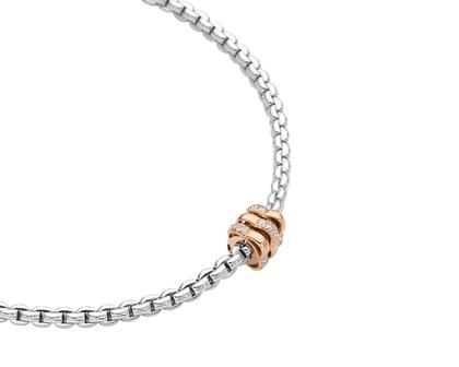 Fope Eka Tiny Collier Weißgold schmal 3 Ronden mit Brillanten – Halsschmuck Collier aus 750 Weißgold. – Ansicht 2