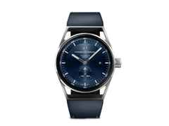 Porsche Design Sport Chrono Subsecond 42 Titan blaues Lederband – Herrenuhren Uhr mit Datum aus Titan. Das Gehäuse ist rund und silber. Das Lederarmband ist blau. Das Zifferblatt ist ein Index in blau.