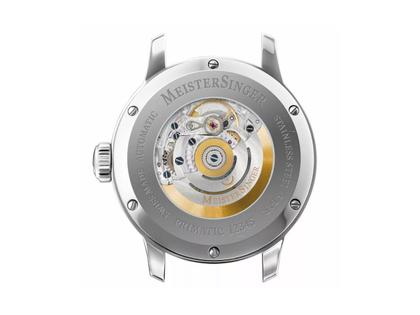 MeisterSinger Primatic Petrolgrün – Herrenuhren Uhr mit Datum aus Edelstahl und Leder. Das Gehäuse ist rund und silber. Das Lederarmband ist schwarz. Das Zifferblatt ist arabisch und grün. – Ansicht 3