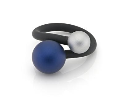 Step by Step Ring Kautschuk Aluminium royalblau silber – Ringe Ring aus Aluminium, Kautschuk und und .