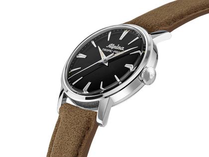 Alpina Heritage Tropic-Proof Handaufzug Edelstahl 34mm schwarzes Zifferblatt braunes Lederband – Herrenuhren Uhr ohne Datum aus Edelstahl und Leder. Das Gehäuse ist rund und silber. Das Lederarmband ist braun. Das Zifferblatt ist ein Index in schwarz. – Ansicht 2