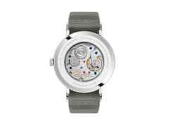 Nomos Glashütte Tangente 38 Datum "175 Years Watchmaking - Ziegelblau" Handaufzug Edelstahl rotes Zifferblatt graues Textilband Glasboden – Herrenuhren Uhr mit Datum aus Edelstahl. Das Gehäuse ist rund und silber. Das Textilarmband ist grau. Das Zifferblatt ist arabisch Index und rot. – Ansicht 2