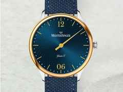 MeisterSinger Yaara Quarz Edelstahl 36mm blaues Zifferblatt blaues Textilband – Damenuhren Uhr ohne Datum aus Edelstahl und PVD beschichtet. Das Gehäuse ist rund und silber. Das Textilarmband ist blau. Das Zifferblatt ist arabisch Index und blau. – Ansicht 2