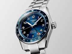 Longines Spirit Zulu Time Automatik Edelstahl 39mm blaues Zifferblatt Metallband – Herrenuhren Uhr mit Datum aus Edelstahl und Keramik. Das Gehäuse ist rund und silber. Das Edelstahlarmband ist silber. Das Zifferblatt ist arabisch Index und blau. – Ansicht 2