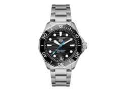 TAG Heuer Aquaracer Professional 300 Date Automatik Edelstahl 42mm schwarzes Zifferblatt Metallband – Herrenuhren Uhr mit Datum aus Edelstahl und Keramik. Das Gehäuse ist rund und silber. Das Edelstahlarmband ist silber. Das Zifferblatt ist ein Index in schwarz.