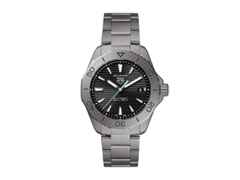 TAG Heuer Aquaracer Professional 200 Solargraph Titan 40mm schwarzes Zifferblatt Metallband – Herrenuhren Uhr mit Datum aus Titan. Das Gehäuse ist rund und silber. Das Titanarmband ist silber. Das Zifferblatt ist ein Index in schwarz.